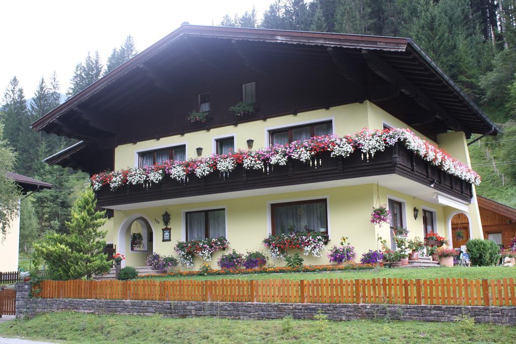 Schwarzenbacher Lungotz Екстер'єр фото